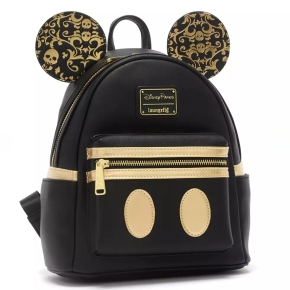 Loungefly Pirates of the Caribbean Mickey Mouse The Main Attraction backpack